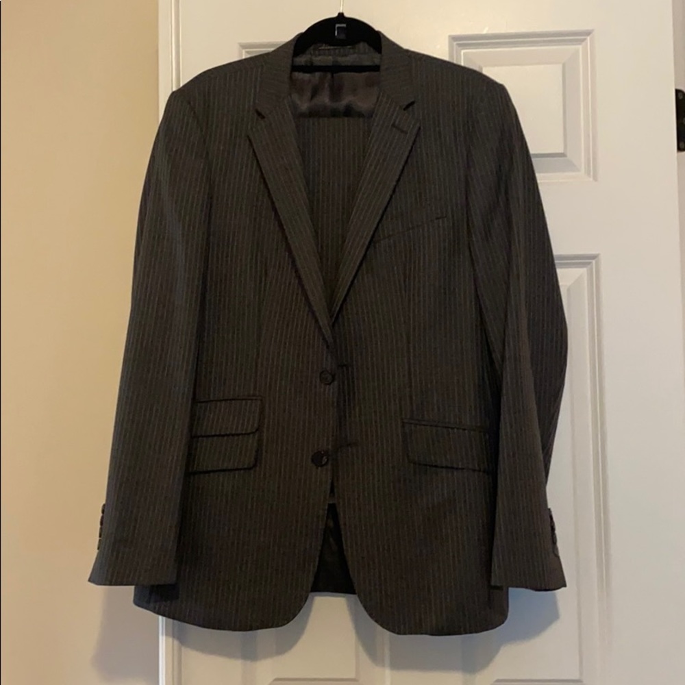 Zara Men’s Gray Pin Stripe Suit